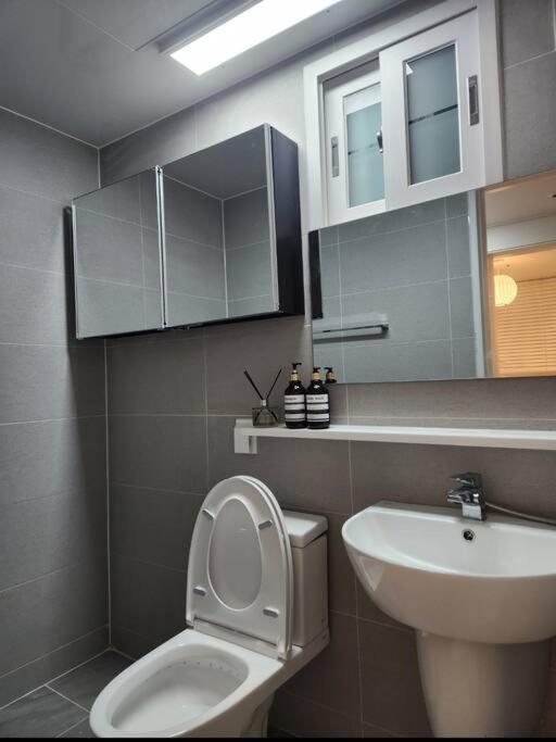 Koon Terrace Stay Сеул Екстер'єр фото